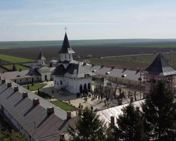 Pelerinaj la Mănăstirea Vladimiresti și Catedrala din Tulcea de Ziua României - imagine 6