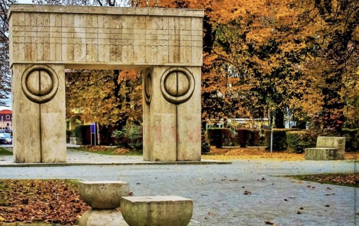 Pelerinaj in Ramnicu Valcea, Tg Jiu- Petrosani, Hateg-Prislop, Valea Oltului - imagine 3