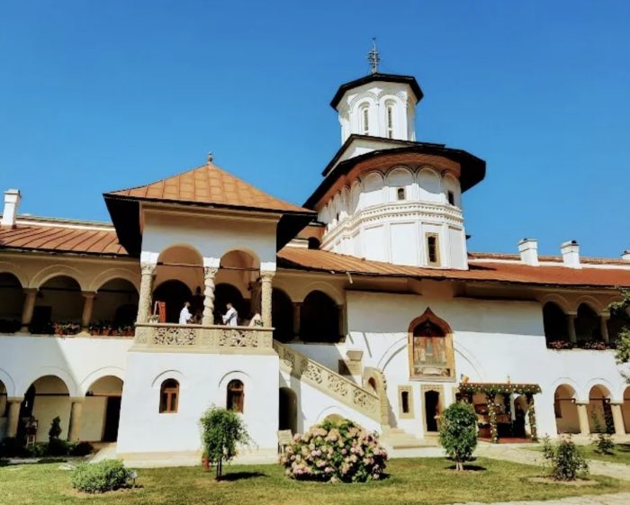 Pelerinaj in Ramnicu Valcea, Tg Jiu- Petrosani, Hateg-Prislop, Valea Oltului - imagine 8