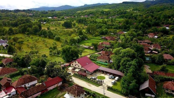 Pelerinaj cu rugaciuni, voie buna si relaxare in Duminica Floriilor - imagine 3