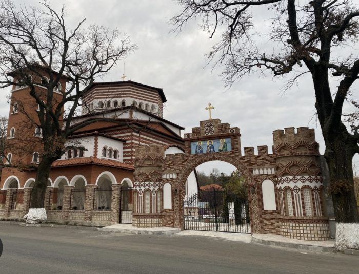 Hramul Duminica Mironositelor cu inchinare la Racla Sf. Maria Magdalena si Racla Sf. Imparateasa Elena – Moment Istoric – la M-rea Pantocrator - imagine 2