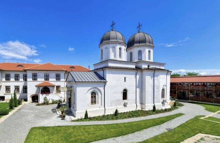Pelerinaj – Hram Sarbatoarea Inaltarii Sfintei Cruci - imagine 2