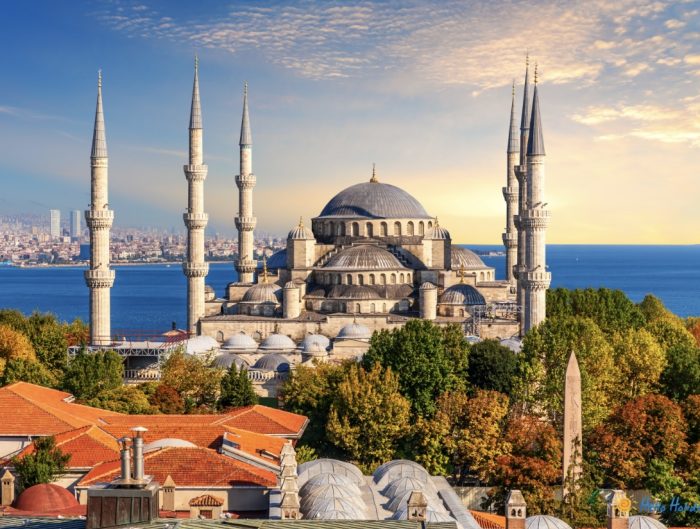 CIRCUIT  ISTANBUL – cel  mai faimos oras din Turcia, orasul de pe doua continente plin de traditie si frumusete !