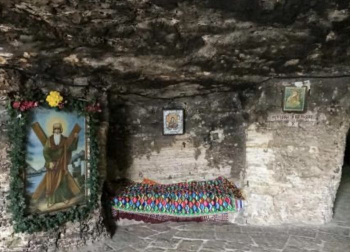 Pelerinaj de Sf. Apostol Andrei - Manastirea Pesterea Sfantului Apostol Andrei, Manastirea Sfantul Teotim, Manastirea Sfintilor Romani, Manastirea Prodromita –Harsova - imagine 2
