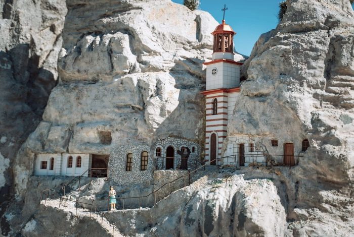 Excursie in Bulgaria -  Ruse 𝒍𝒂 𝑽𝒆𝒍𝒊𝒌𝒐 𝑻𝒂𝒓𝒏𝒐𝒗𝒐, cunoscut drept „Orașul Țarilor”, Cetatea Tsaravets si Mini Park Bulgaria - imagine 5