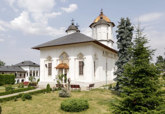Pelerinaj o zi la 5 Manastiri, in Postul Craciunului - imagine 5