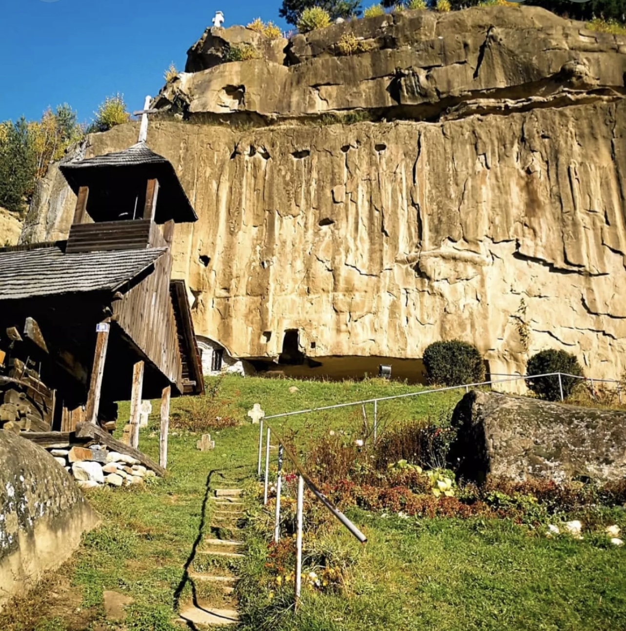Pelerinaj la Manastirile cu Har Argesene 3 Pelerinaj la Manastirile cu Har Argesene - imagine 2