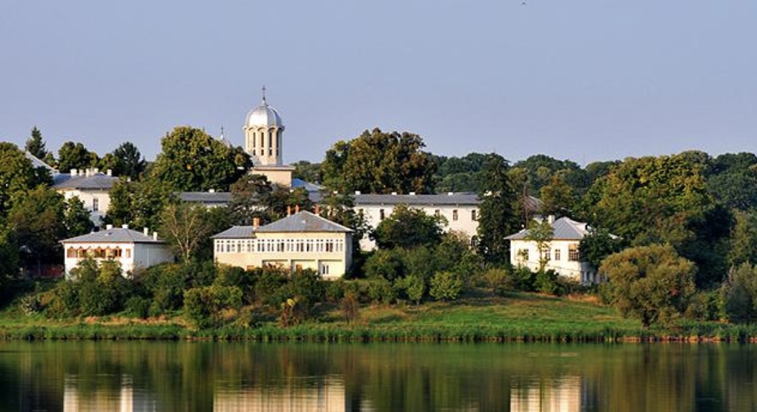 Pelerinaj O zi la 7 Manastiri 3 Pelerinaj O zi la 7 Manastiri - imagine 2