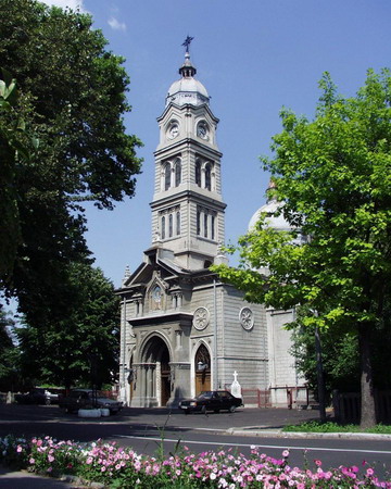 Pelerinaj in Braila la Manastiri cu Har si relaxare pe Faleza 4 Pelerinaj in Braila la Manastiri cu Har si relaxare pe Faleza - imagine 3