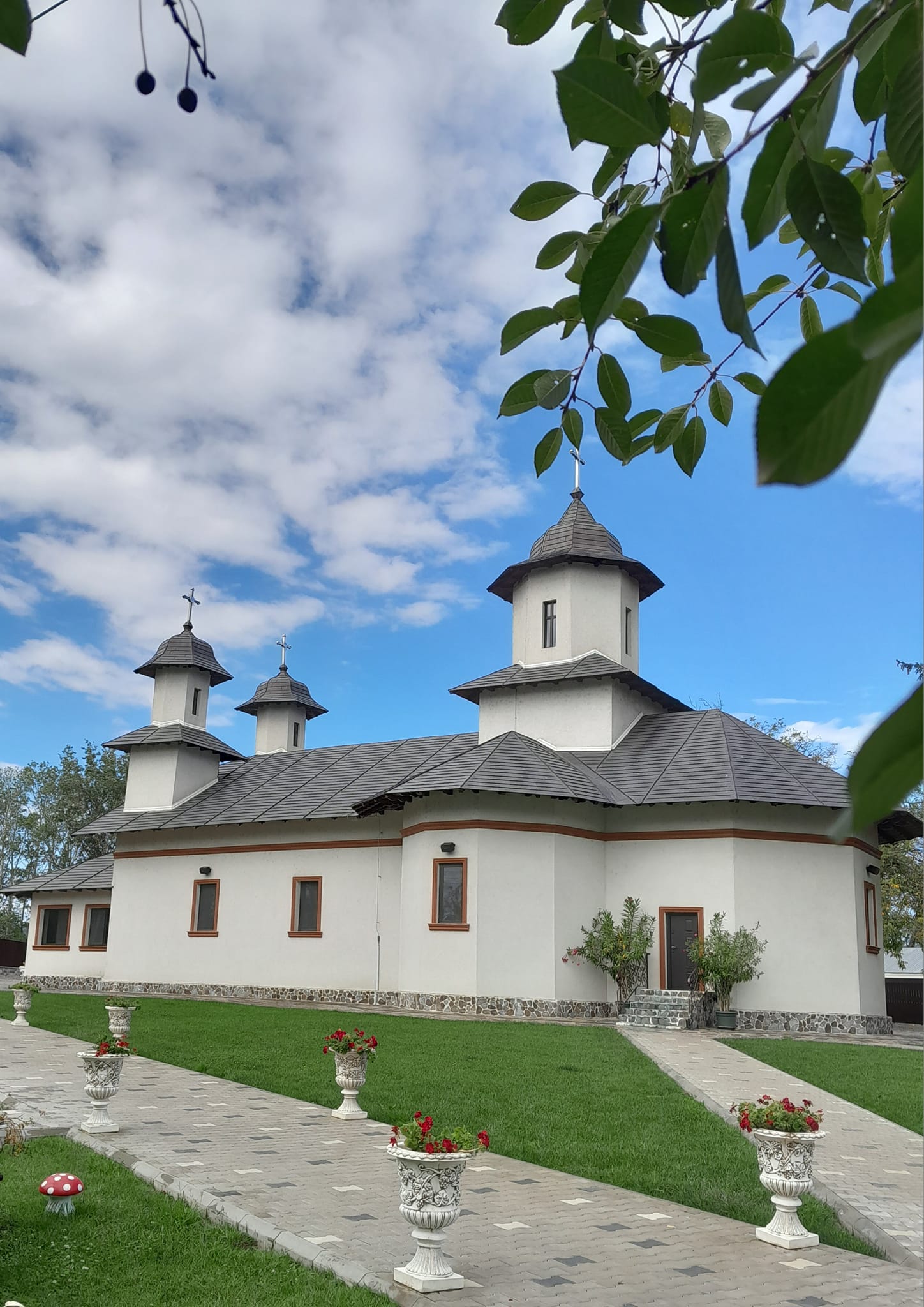 Pelerinaj la Parintele Argatu Stefan si Manastirea Sfanta Traime – Podul Bulgarului 3 Pelerinaj la Parintele Argatu Stefan si Manastirea Sfanta Traime – Podul Bulgarului - imagine 2