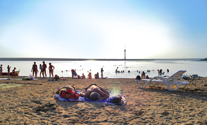 Excursie, o zi de plaja si bai namol la Techirghiol 4 Lacul Techirghiol din orasul Eforie Nord