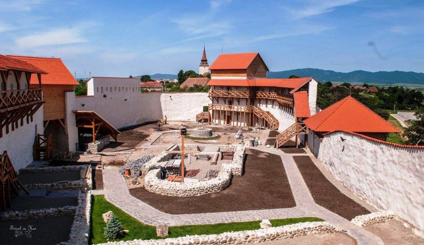 Excursie in Brasov - Cetatea Feldioara, Biserica Fortificata din Harman si Prejmer 5 Excursie in Brasov - Cetatea Feldioara, Biserica Fortificata din Harman si Prejmer - imagine 4
