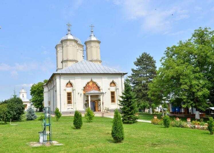 Pelerinaj O zi la 7 Manastiri 3 Pelerinaj O zi la 7 Manastiri - imagine 2