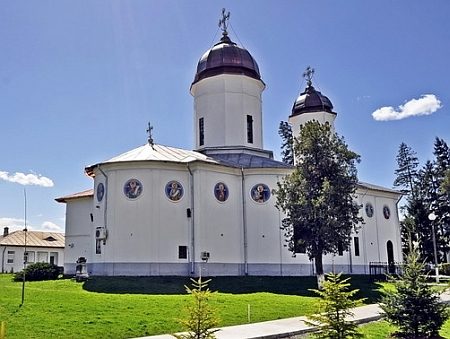 Pelerinaj O zi la 7 Manastiri 4 Pelerinaj O zi la 7 Manastiri - imagine 3