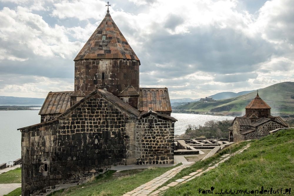 Armenia – Tara mănăstirilor milenare 3 Armenia – Tara mănăstirilor milenare - imagine 2