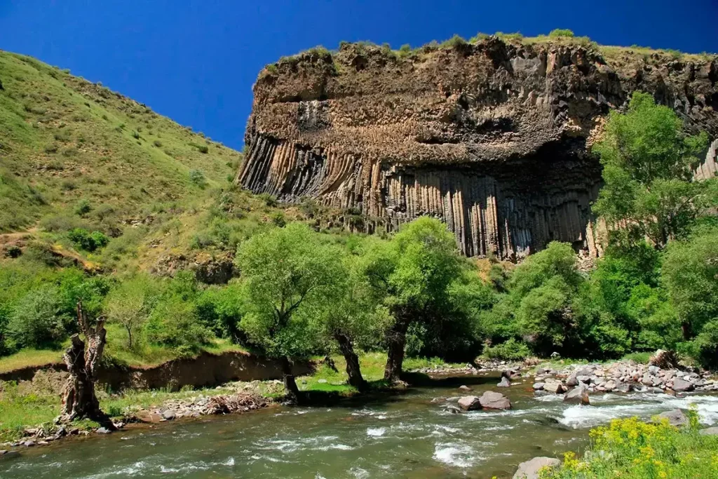 Armenia – Tara mănăstirilor milenare 6 Armenia – Tara mănăstirilor milenare - imagine 5